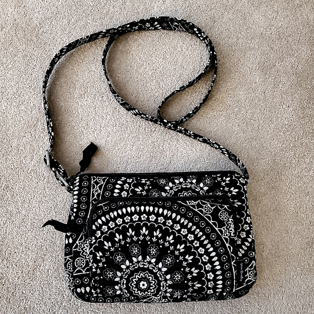 Vera Bradley Black Bandana Medallion On the Go Crossbody Black White